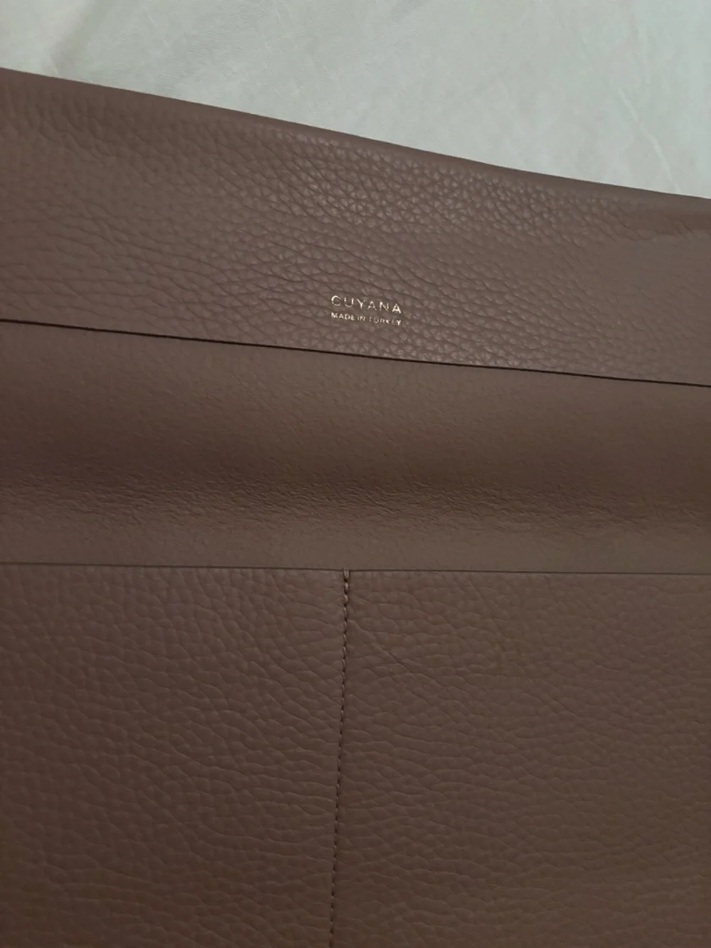 Cuyana Tech Carryall 16-inch Laptop Sleeve - Cappuccino
